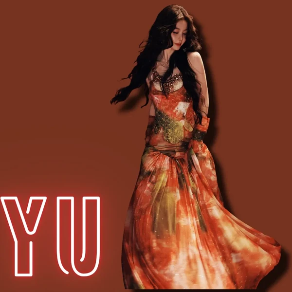 The most loved look of Esther Yu today