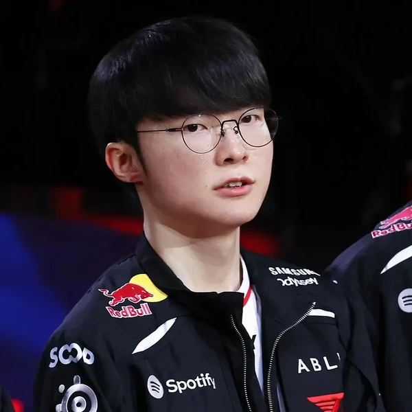 Foto utama yang menunjukkan pesona Faker