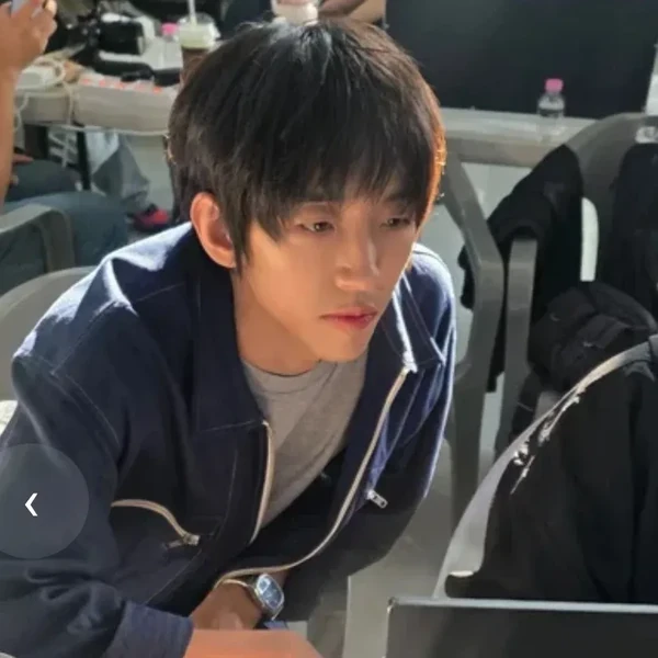 Popular photo full of fans’ love for Lee Seungyoon
