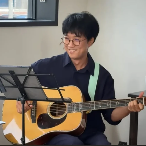 The most loved look of Bak Changgeun today