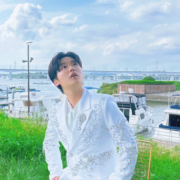 Popular photo full of fans’ love for Park Sungon