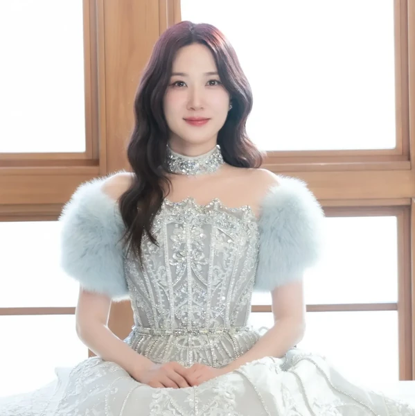 The most loved look of Park Eunbin today