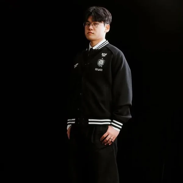 구마유시의 매력을 담은 최애돌셀럽 대표 사진