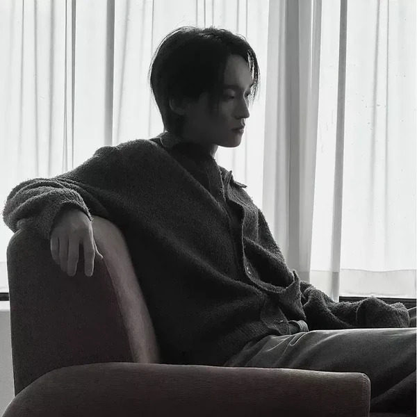 The most loved look of Choi Hojong today