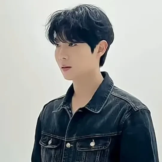The most loved look of Son Taejin today