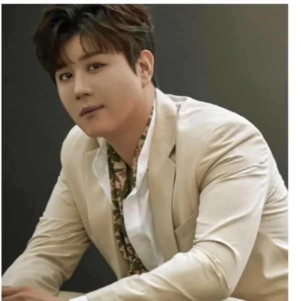 The most loved look of Jin Haesung today