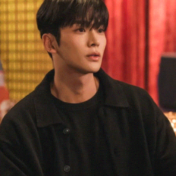 Penampilan Rowoon yang paling disukai hari ini