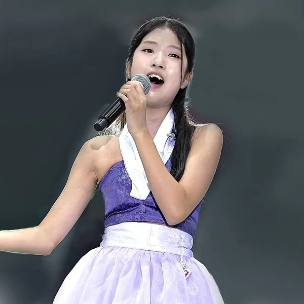 The most loved look of Bin Yeseo today