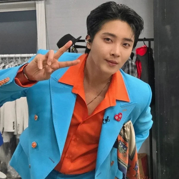 The most loved look of Hwang Yunsung today
