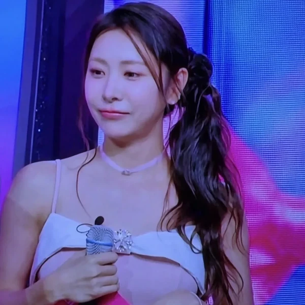 The most loved look of Huh Chanmi today