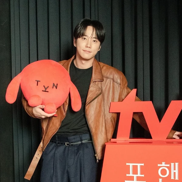 Popular photo full of fans’ love for Lee Junyoung