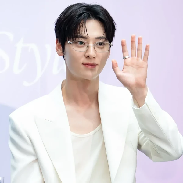 Top moment of Hwang Minhyun chosen by fans