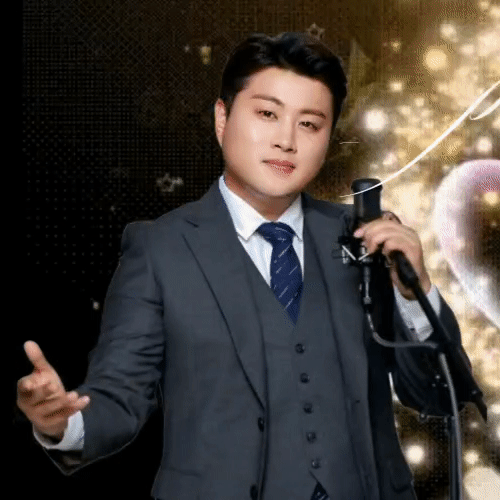Popular photo full of fans’ love for Kim Hojoong