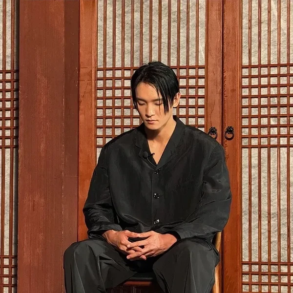 The most loved look of Choi Hojong today