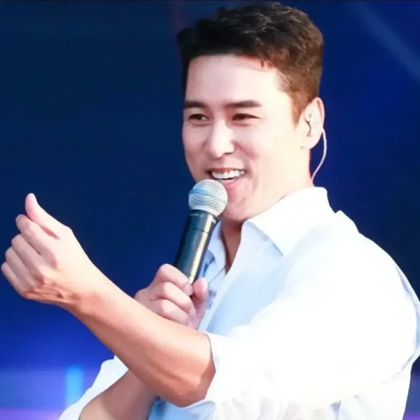 Foto populer Jang Minho yang penuh cinta dari penggemar