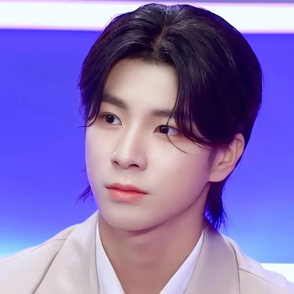 充滿粉絲愛的鄭東元人氣照片