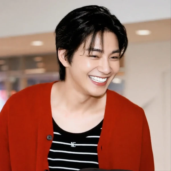 The most loved look of Kim Jaeyoung today