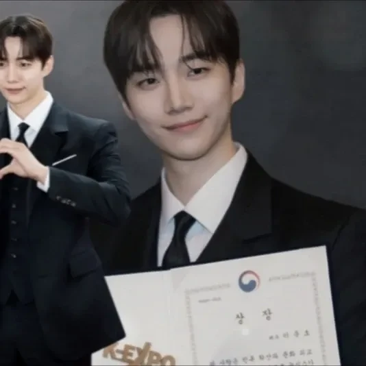 Penampilan Lee Junho yang paling disukai hari ini