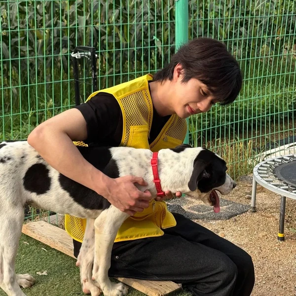 The most loved look of Yoo Seungho today