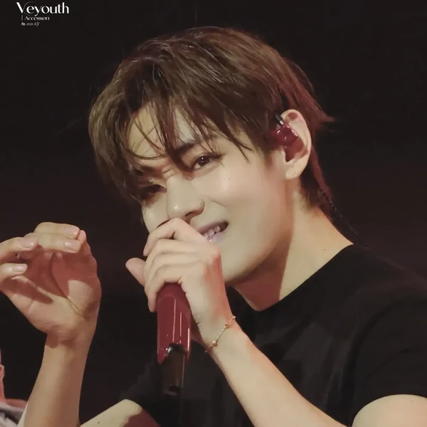 The most loved look of Kim Taehyung (V) today