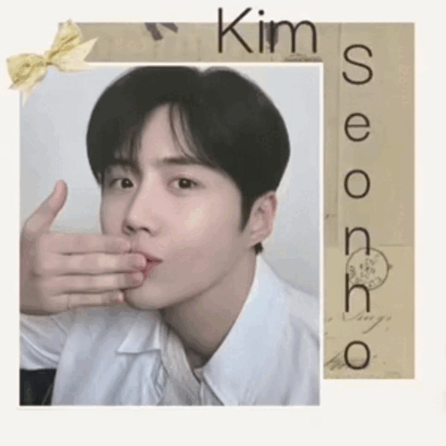 Foto populer Kim Seonho yang penuh cinta dari penggemar