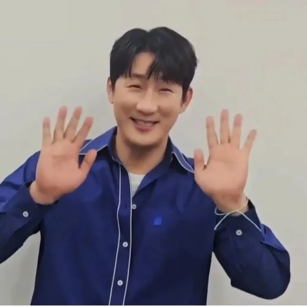 The most loved look of Na Sangdo today