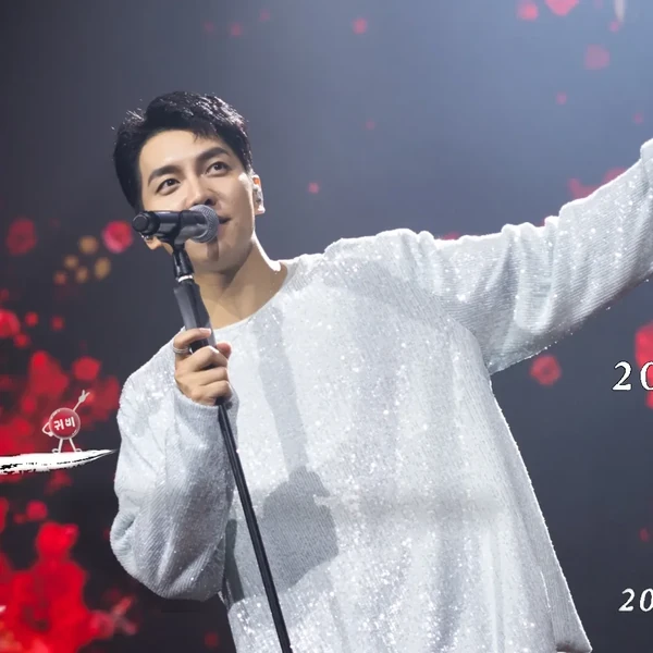 Penampilan Lee Seunggi yang paling disukai hari ini