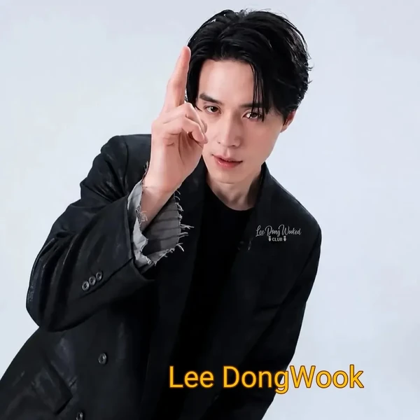 Today’s standout profile photo of Lee Dongwook on Choeaedol Celeb