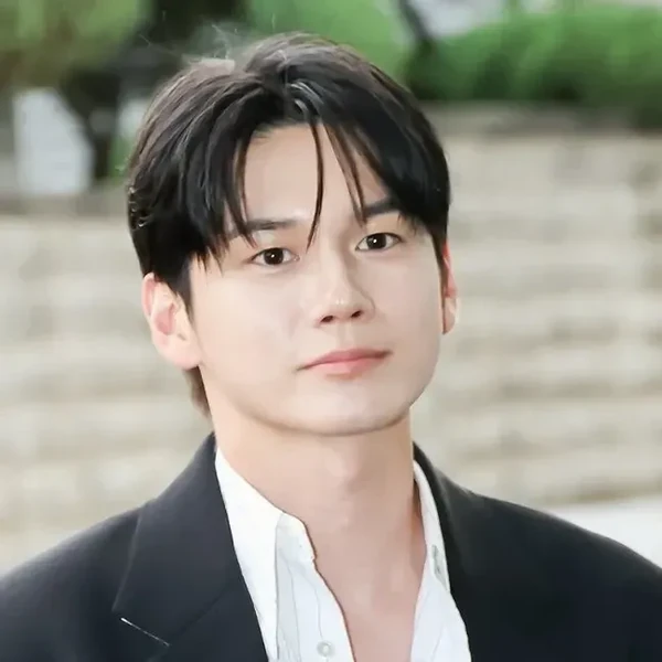 充滿粉絲愛的邕聖祐人氣照片