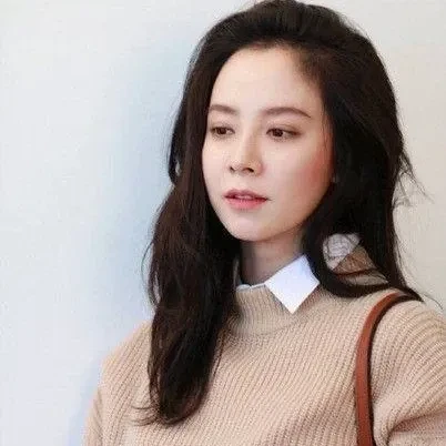 Foto populer Song Jihyo yang penuh cinta dari penggemar