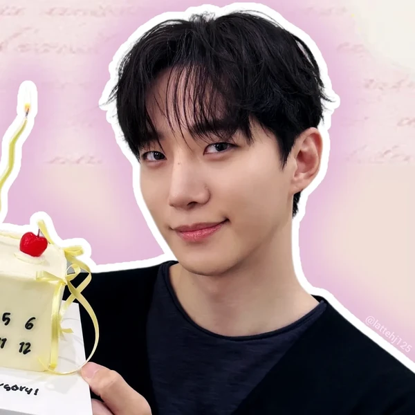 Foto populer Lee Junho yang penuh cinta dari penggemar