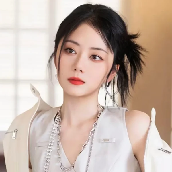 Popular photo full of fans’ love for Tan Song Yun