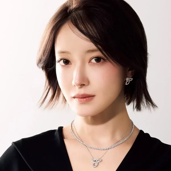 The most loved look of Lee Seyoung today
