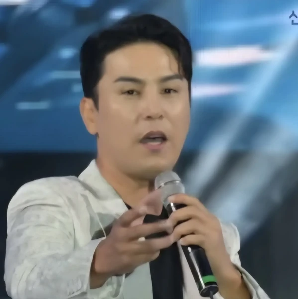 Penampilan Jang Minho yang paling disukai hari ini