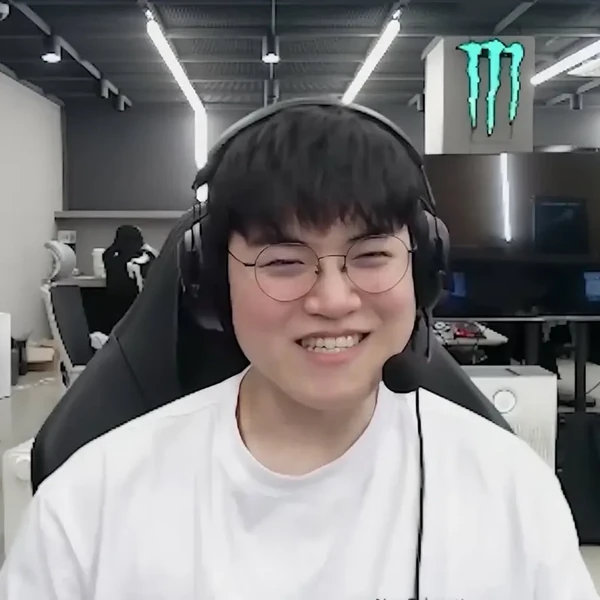 透過投票選出的Gumayusi人氣個人資料圖片
