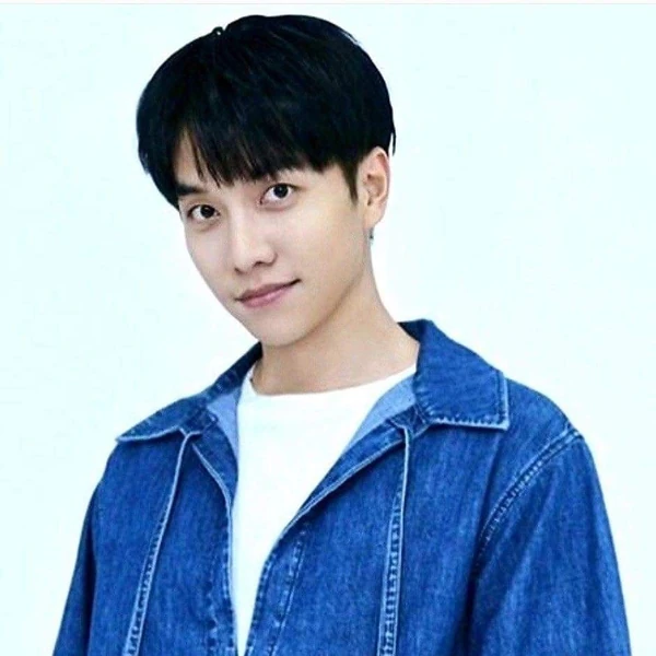 充满粉丝爱意的李升基人气照片