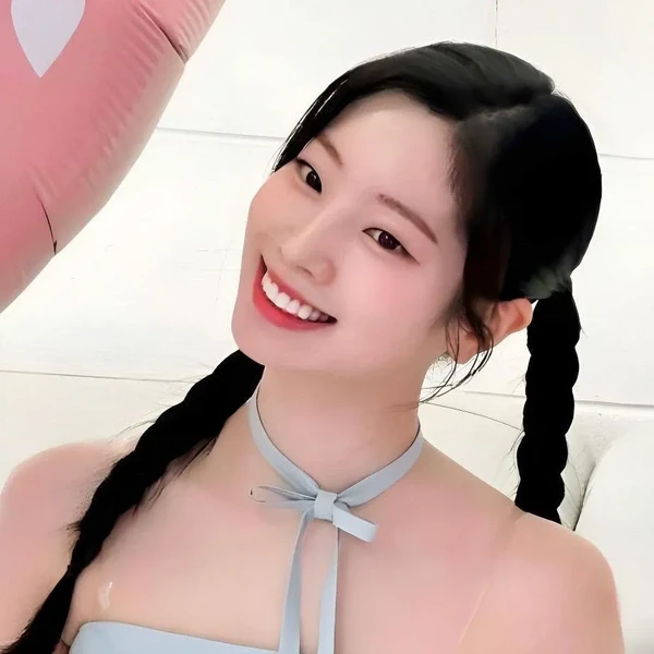 Popular photo full of fans’ love for Dahyun