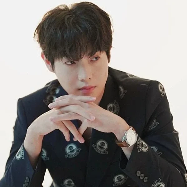 The most loved look of Son Taejin today