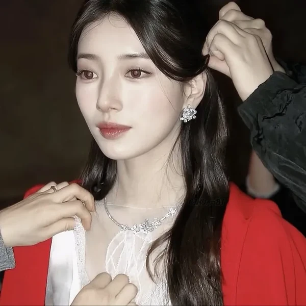 Popular photo full of fans’ love for Bae Suzy