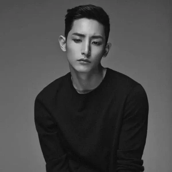 Popular photo full of fans’ love for Lee Soohyuk