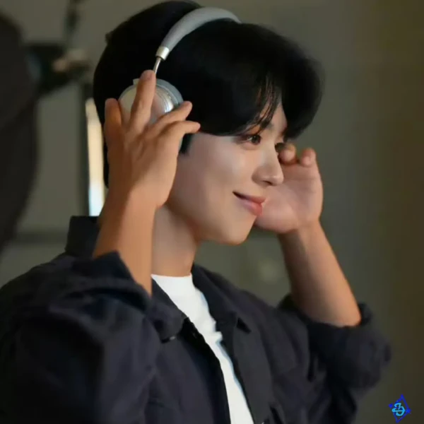 Representative photo of Park Bogum showing their charm