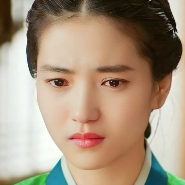 Penampilan Kim Taeri yang paling disukai hari ini