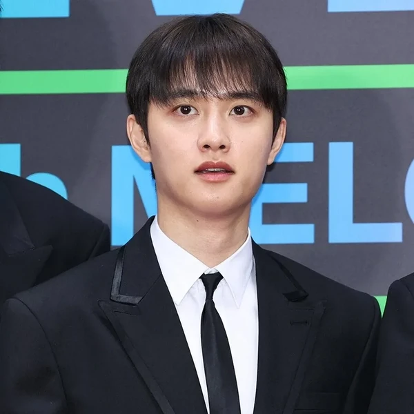 Penampilan Doh Kyungsoo (D.O.) yang paling disukai hari ini