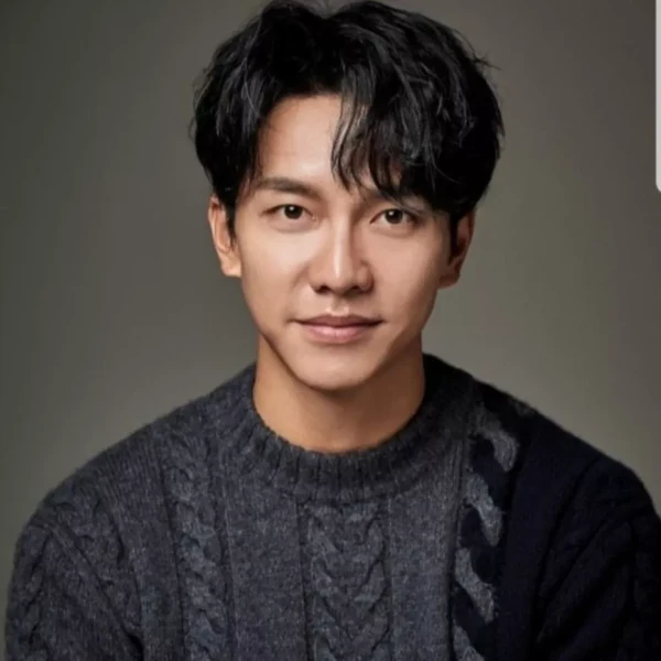 Penampilan Lee Seunggi yang paling disukai hari ini