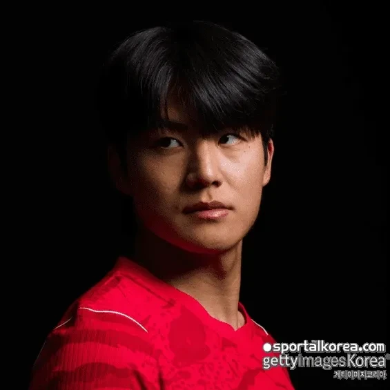 今天在Choeaedol Celeb中最閃耀的Seol Youngwoo代表照片