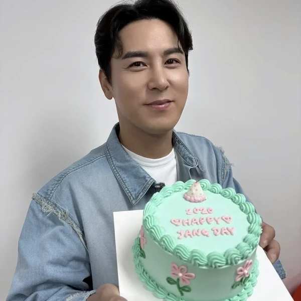 Foto populer Jang Minho yang penuh cinta dari penggemar
