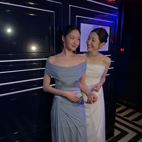 Popular photo full of fans’ love for Kim Goeun