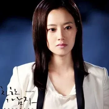 The most loved look of Moon Chaewon today