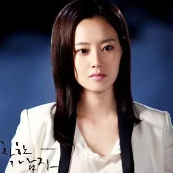 The most loved look of Moon Chaewon today