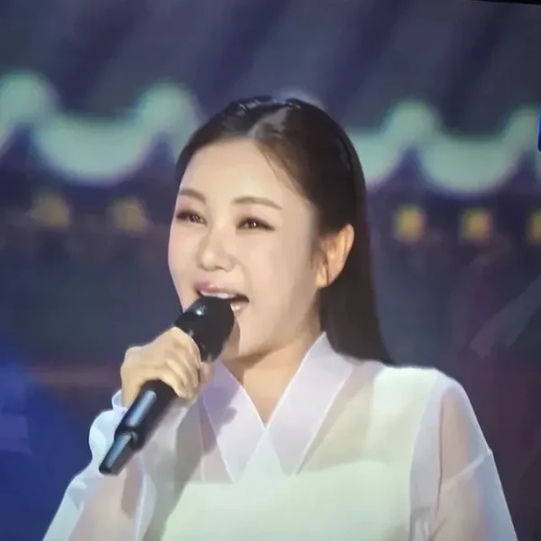 充滿粉絲愛的宋歌人人氣照片